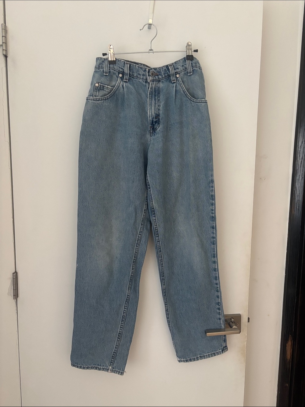 Vintage 90s Levi’s Loose Silver Tab Jeans Women’s 26 Mid Rise Light Blue Wash